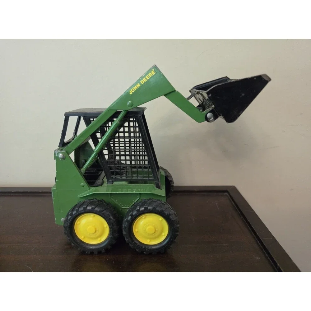 Vintage 1970s ERTL #569-7611 John Deere 1/16 Diecast Skid Steer Loader